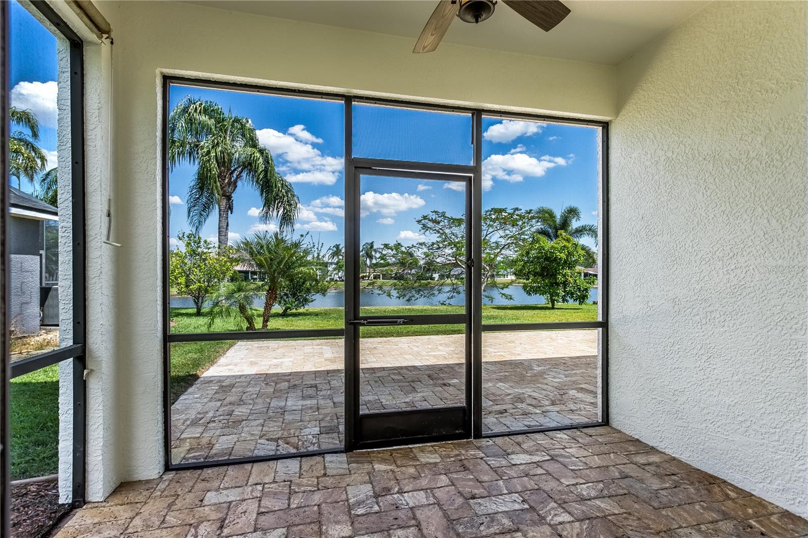 Listing photo id 23 for 8518 Tidal Bay Lane