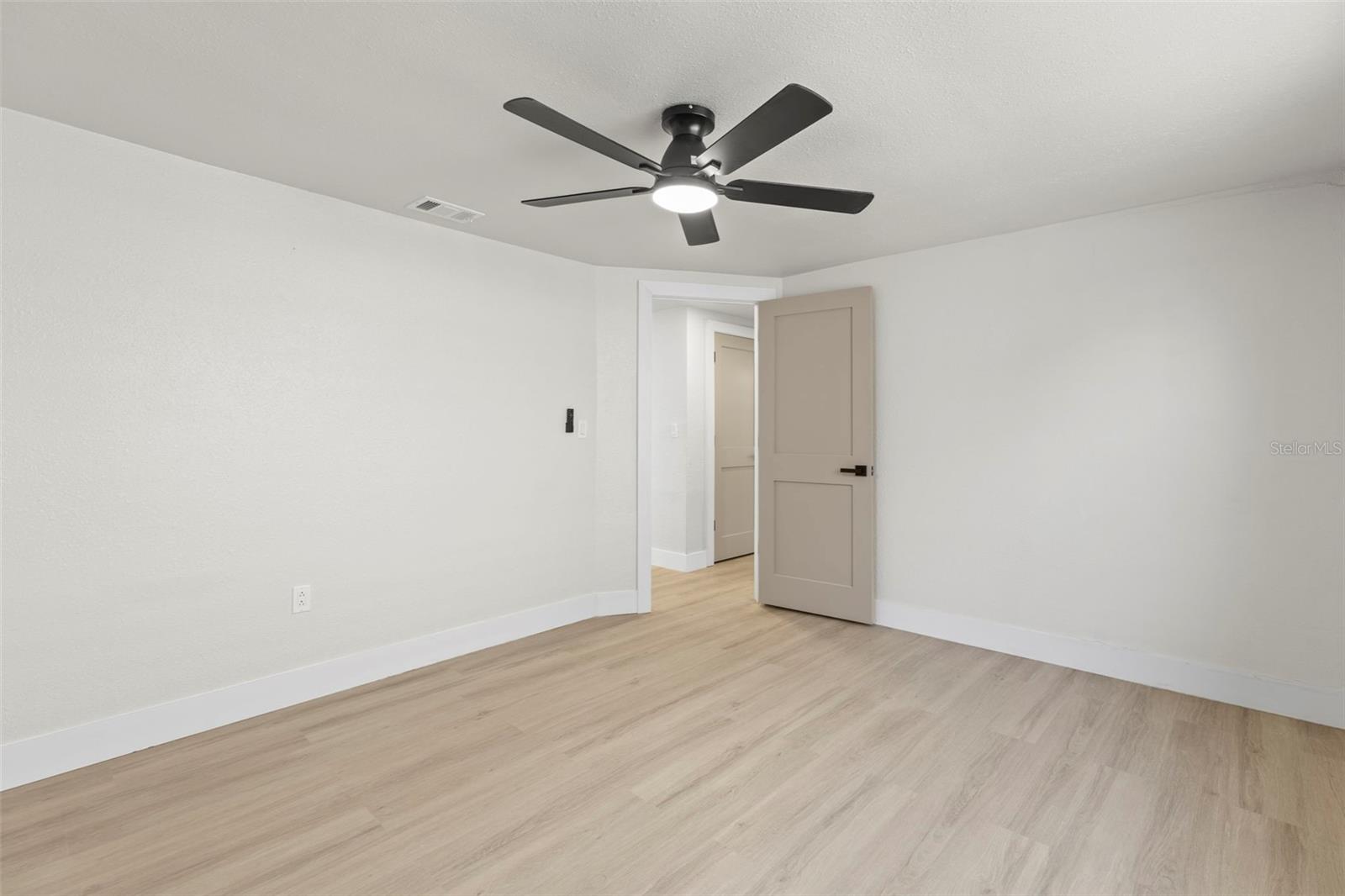 Image 21 of 34 For 3544 Edenwood Drive