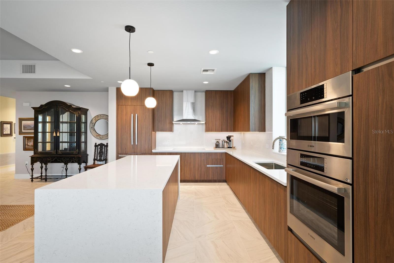 Image 7 of 56 For 777 3rd Ave N  1403