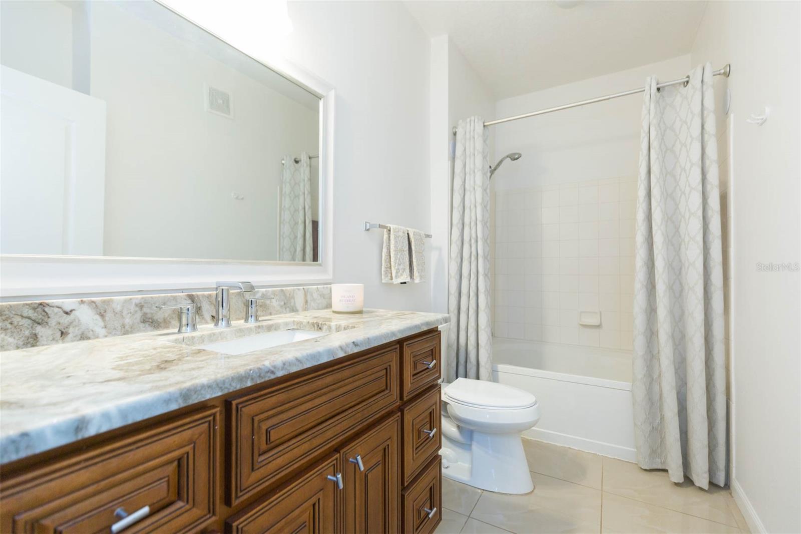 Image 23 of 38 For 10502 Villa View Circle
