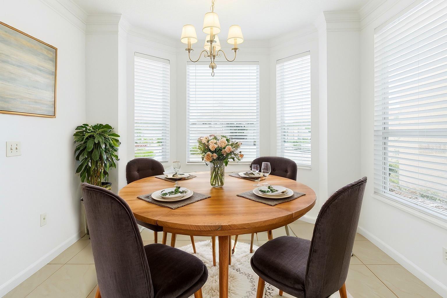 Image 5 of 38 For 10502 Villa View Circle