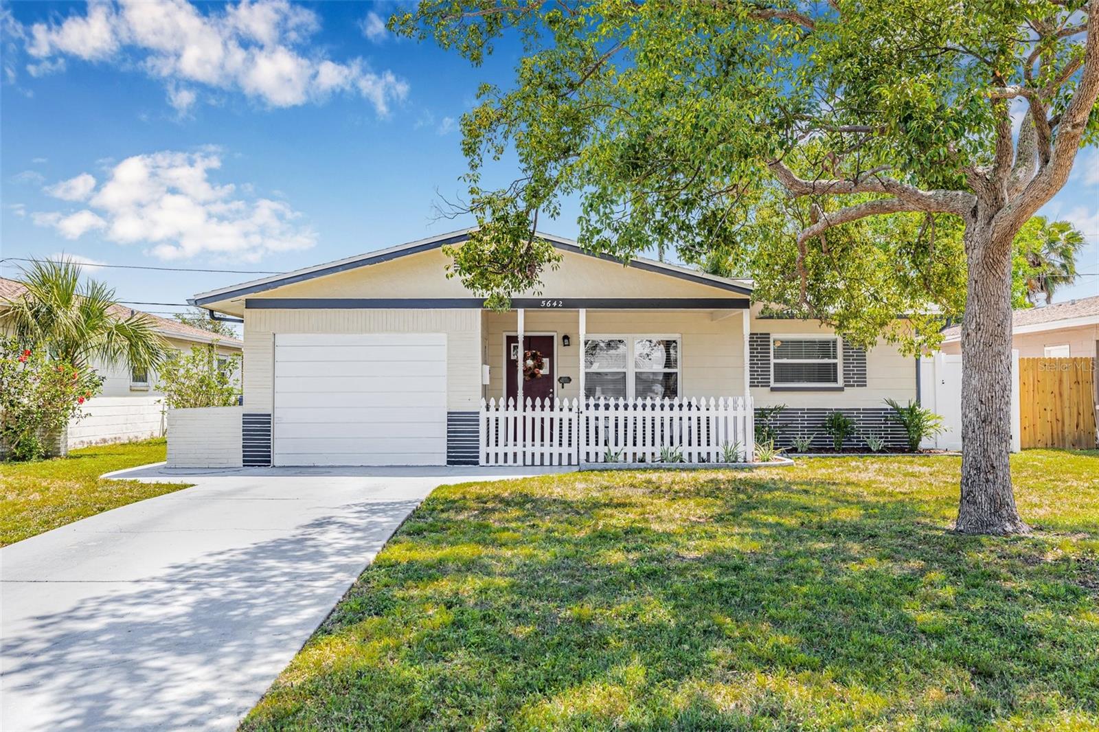 Details for 5642 19th Avenue N, ST PETERSBURG, FL 33710