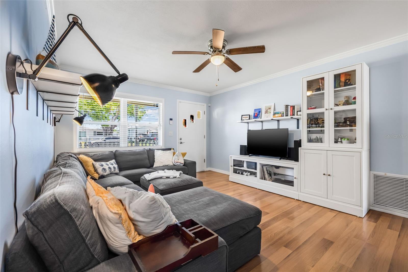 Image 5 of 29 For 5642 19th Avenue N