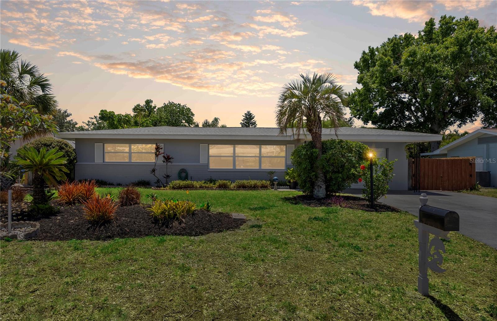Details for 13880 Dominica Drive, SEMINOLE, FL 33776