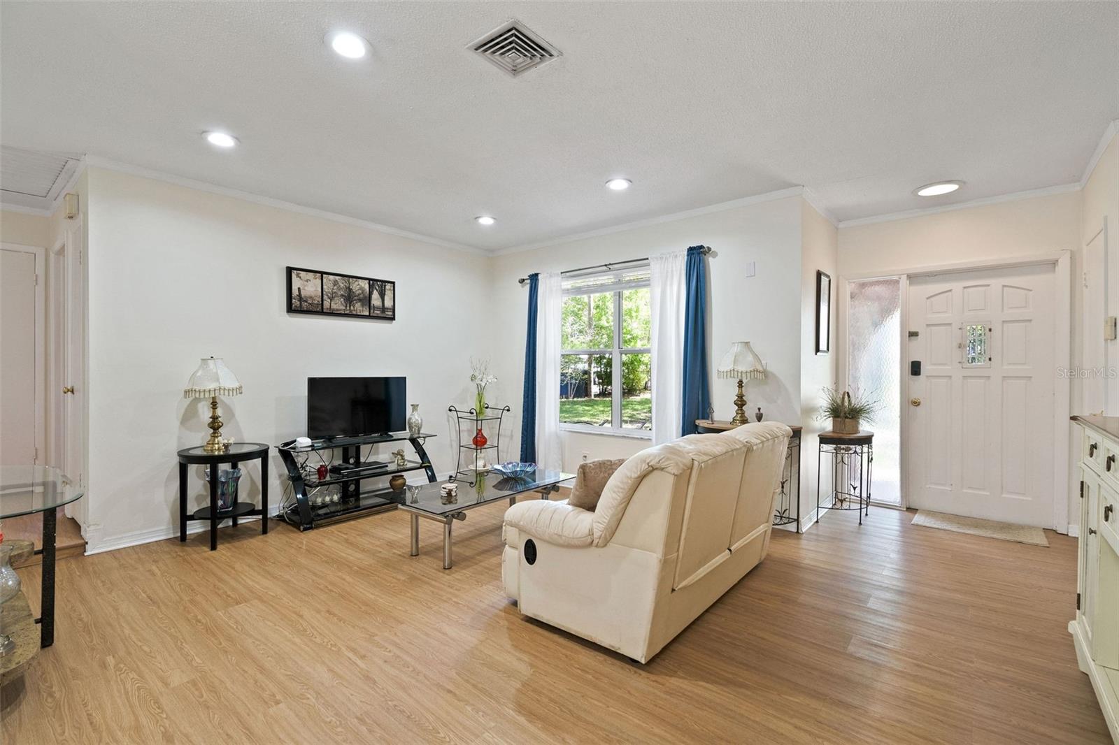 Image 4 of 27 For 1020 Pinebrook Drive