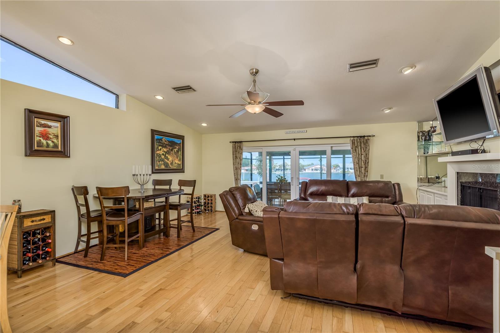 Image 11 of 62 For 2202 Donato Drive