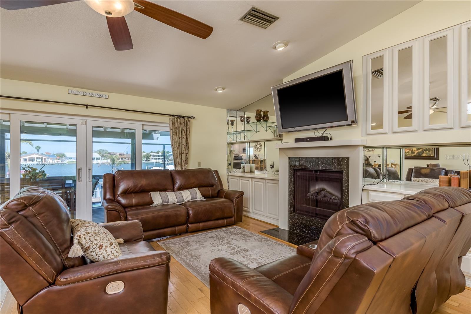 Image 12 of 62 For 2202 Donato Drive