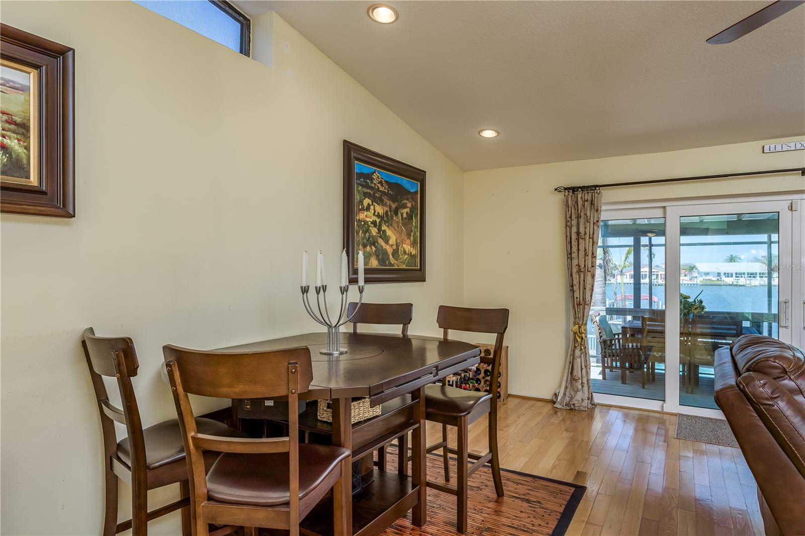 Image 14 of 62 For 2202 Donato Drive