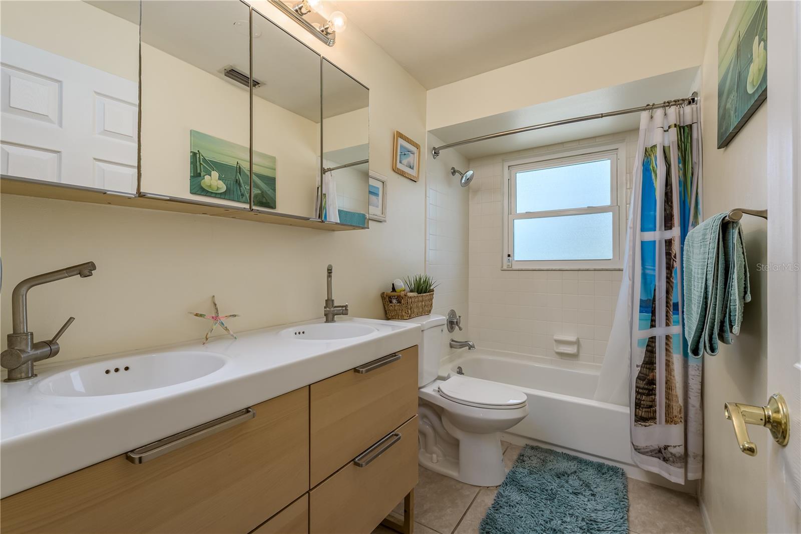 Image 23 of 62 For 2202 Donato Drive