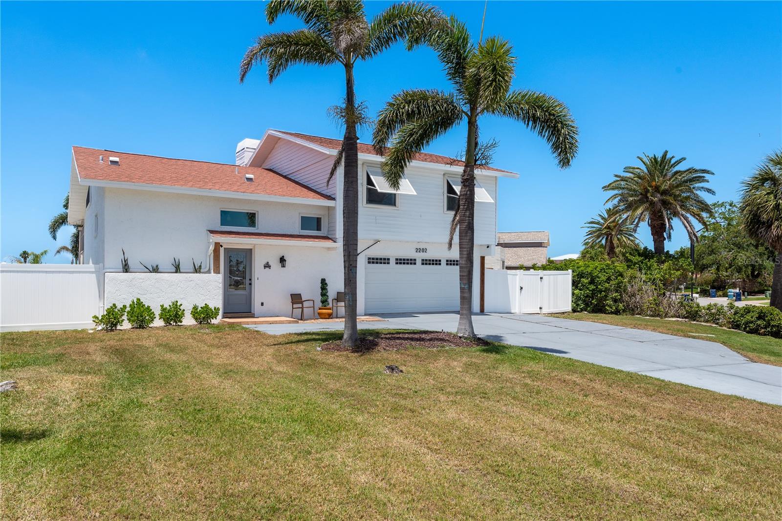 Image 5 of 62 For 2202 Donato Drive
