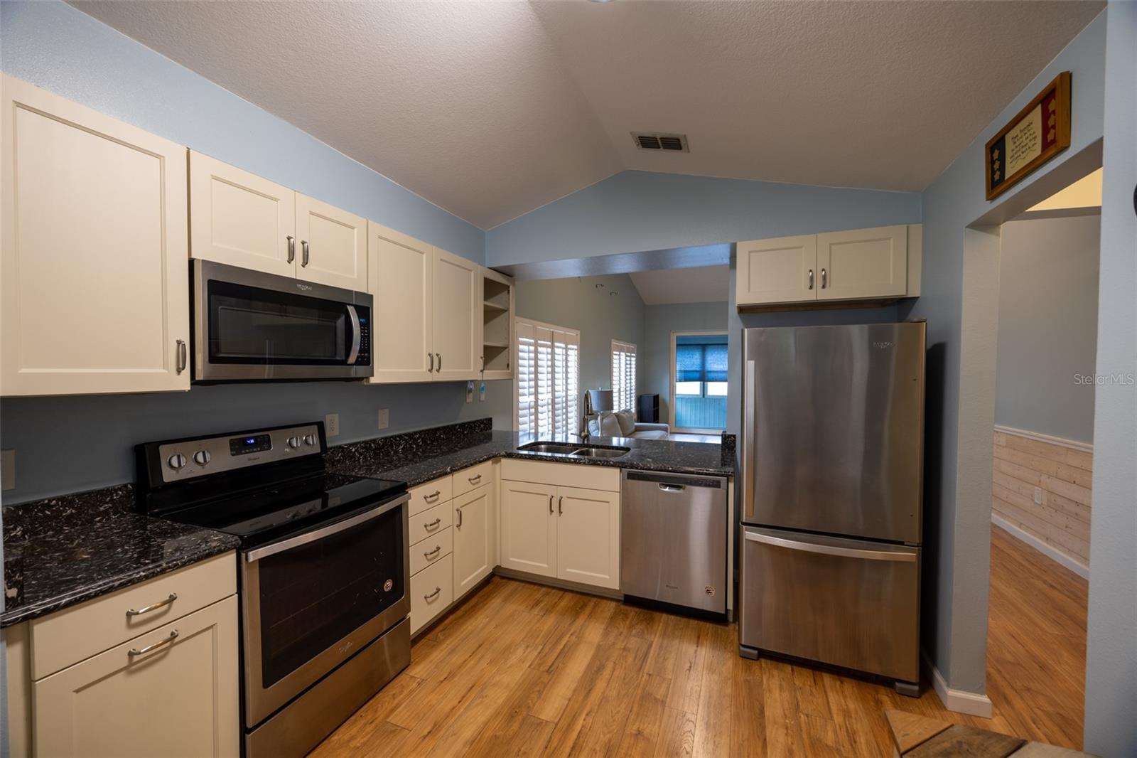 Image 6 of 21 For 6438 Brentwood Drive