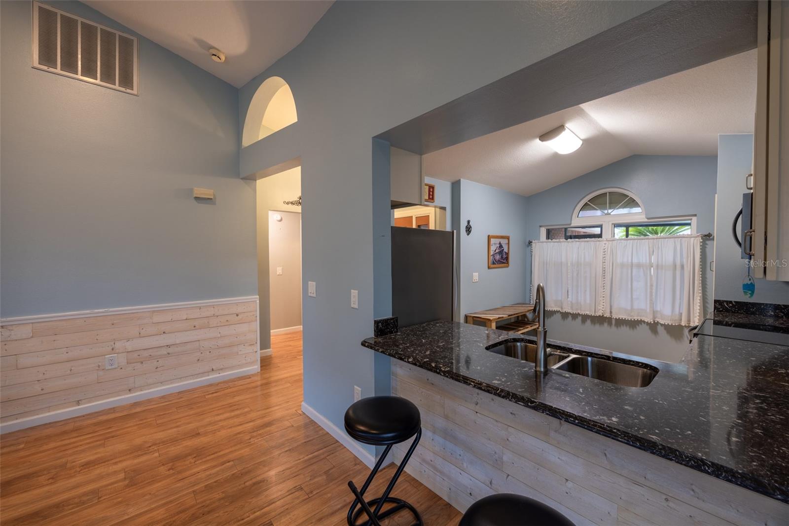 Image 7 of 21 For 6438 Brentwood Drive