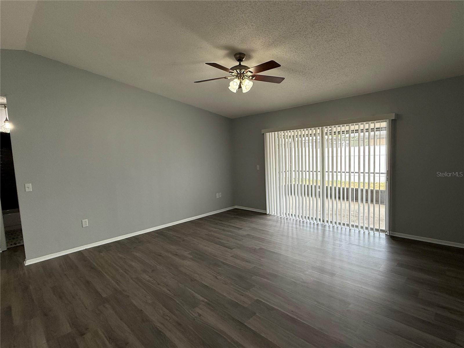 Image 4 of 9 For 1010 Lochmont Drive