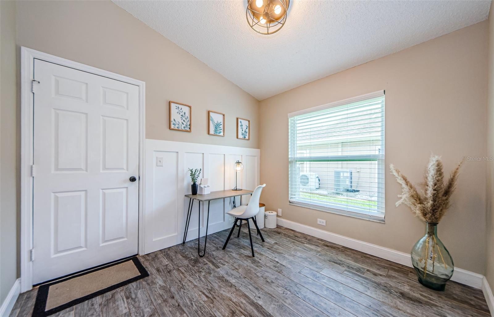Image 10 of 53 For 382 Tavernier Circle