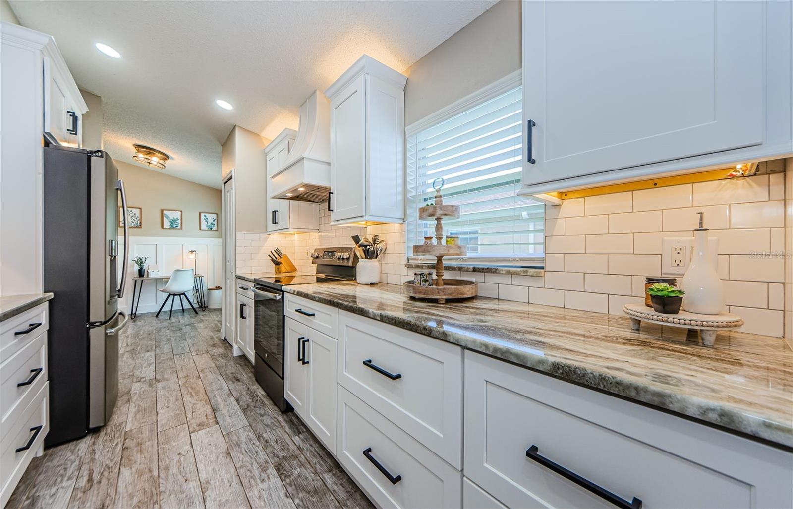 Image 14 of 53 For 382 Tavernier Circle