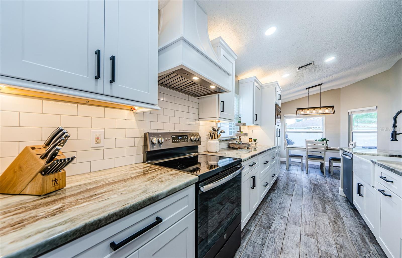 Image 16 of 53 For 382 Tavernier Circle