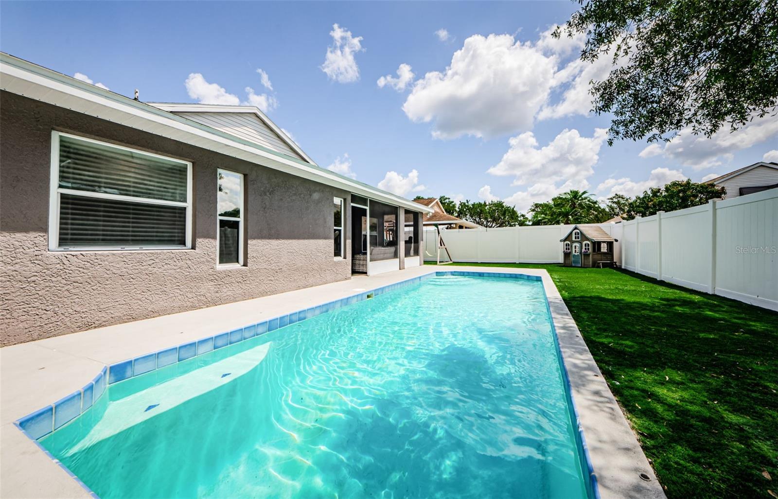 Image 41 of 53 For 382 Tavernier Circle