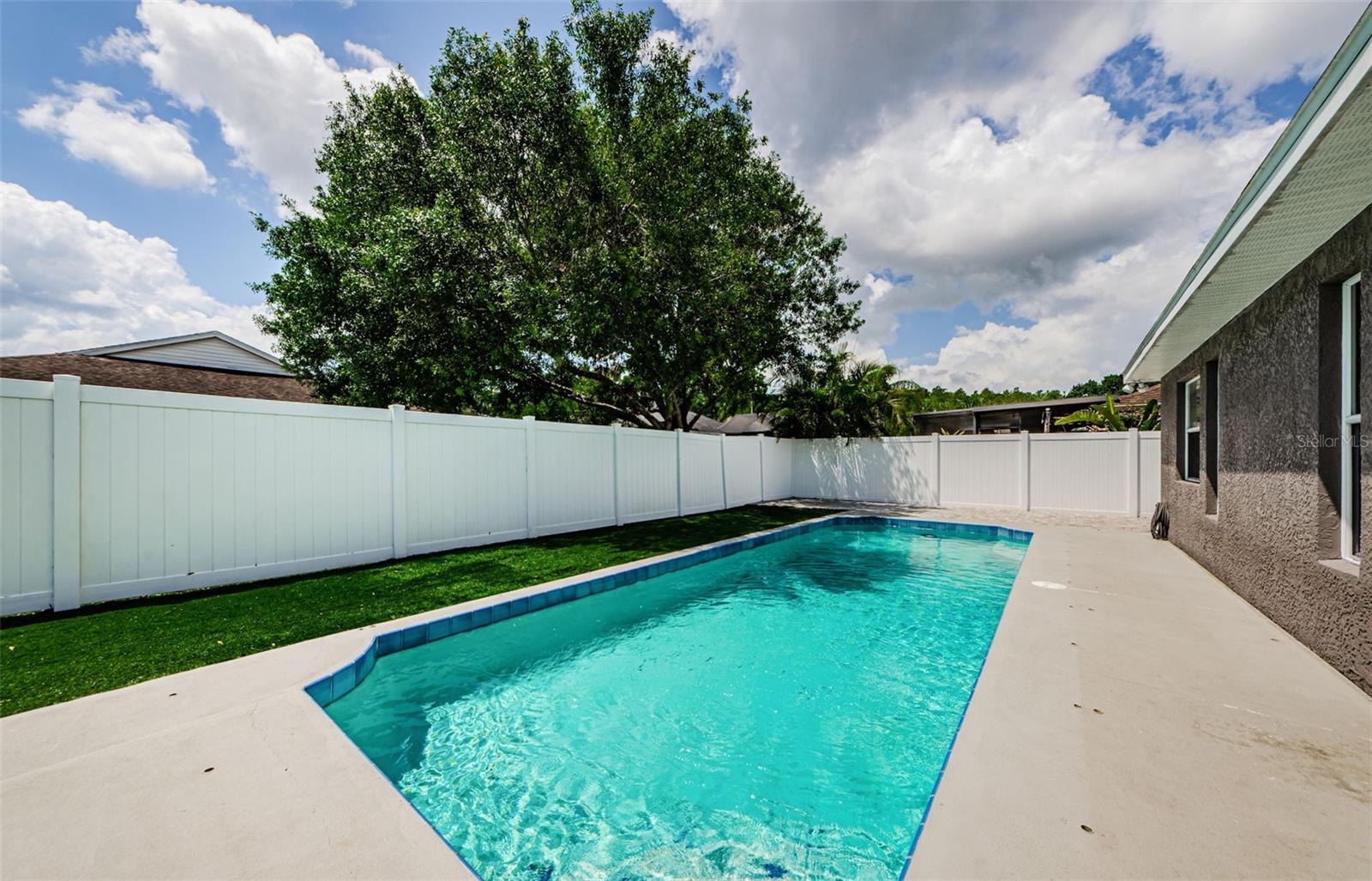 Image 42 of 53 For 382 Tavernier Circle
