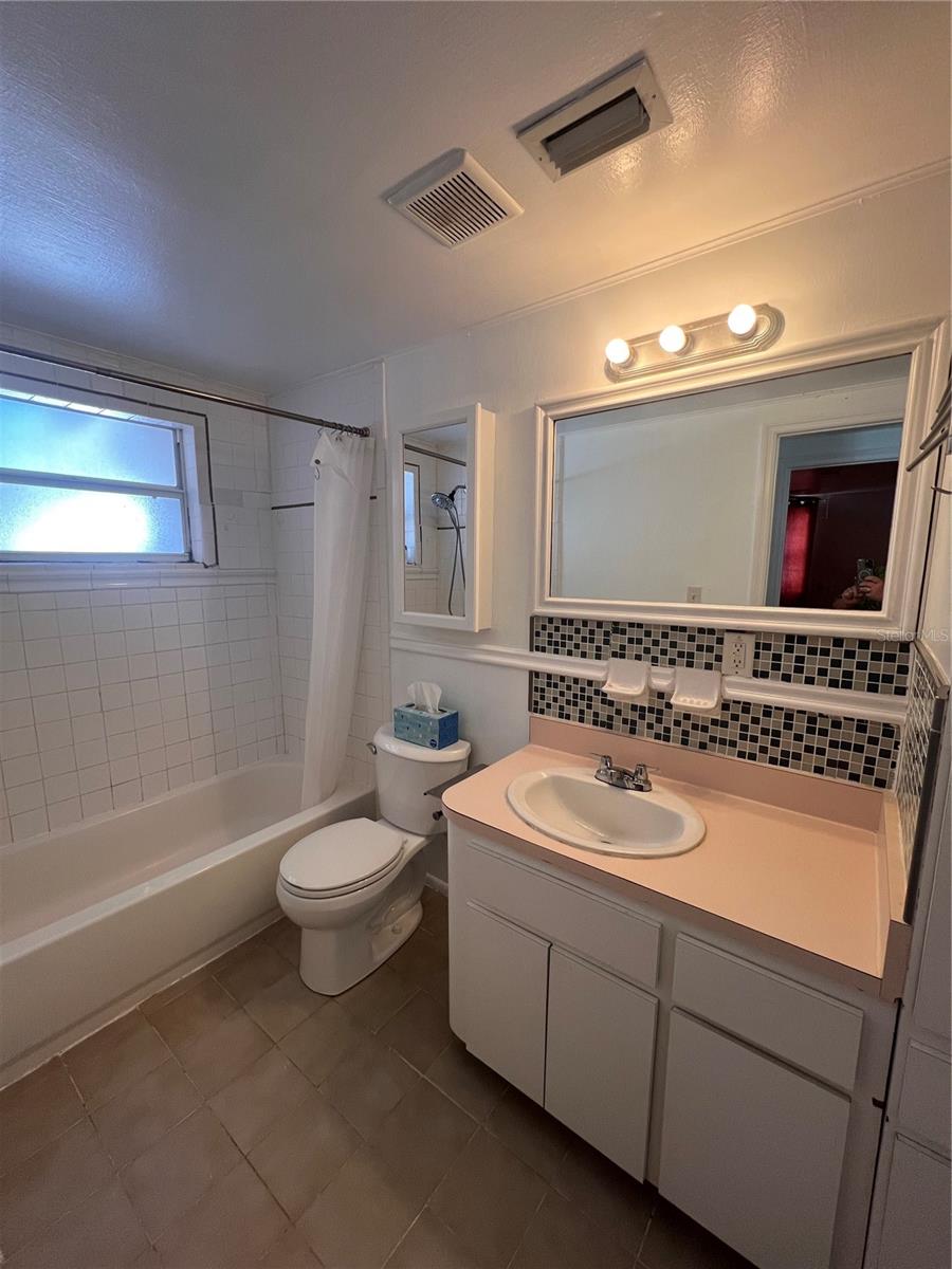 Image 7 of 33 For 4112 Alafia Boulevard