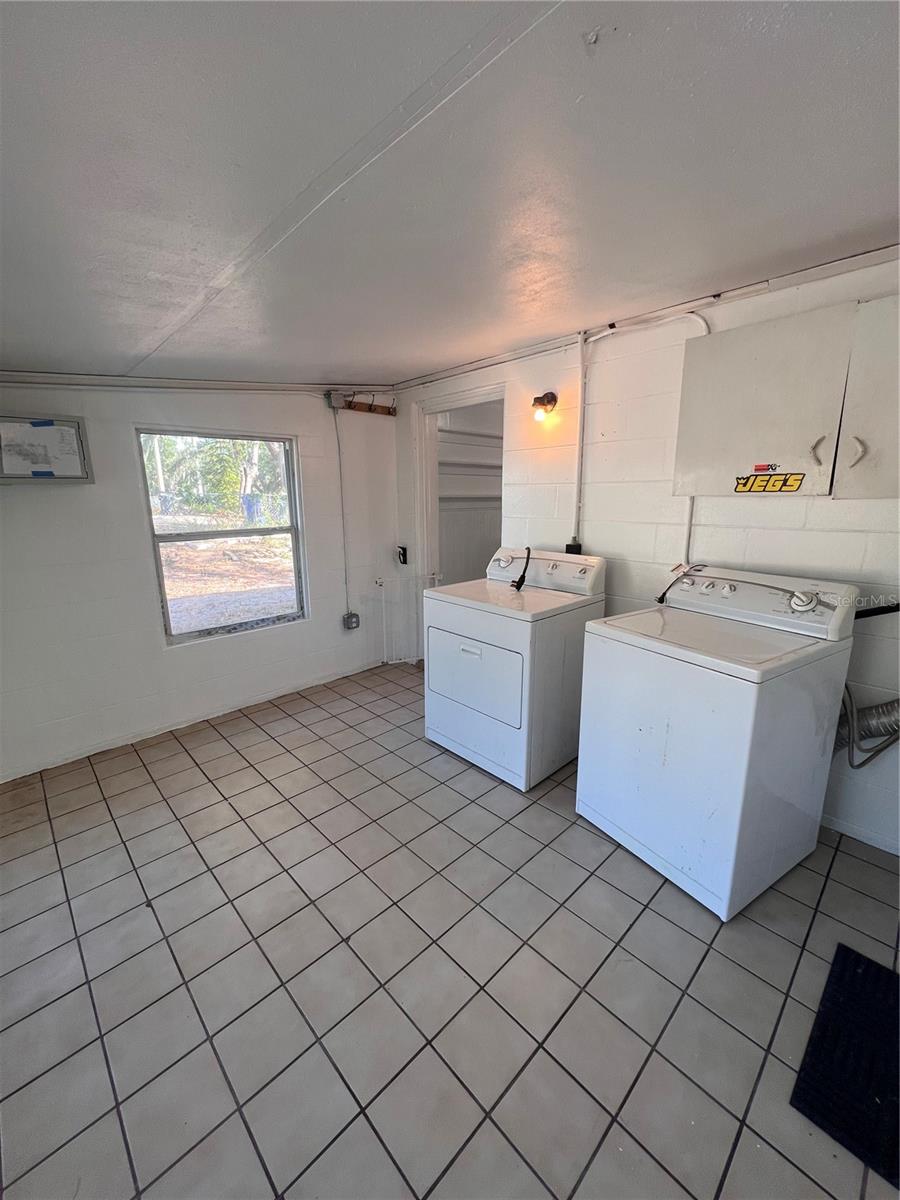 Image 9 of 33 For 4112 Alafia Boulevard