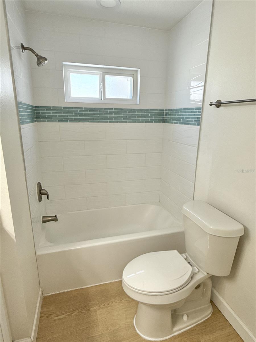 Image 18 of 21 For 615 Mount Key Avenue Ne 618