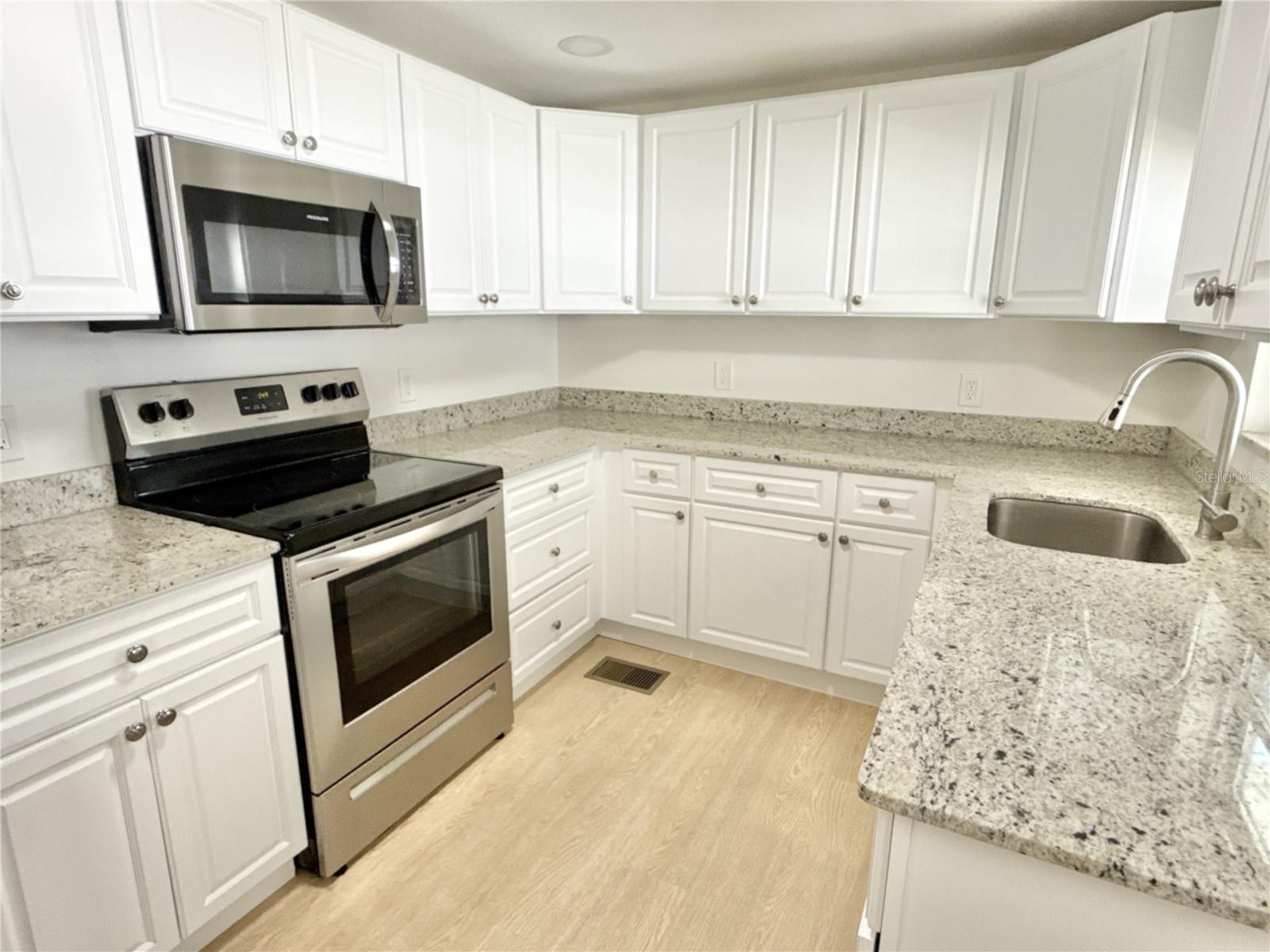 Image 4 of 21 For 615 Mount Key Avenue Ne 618