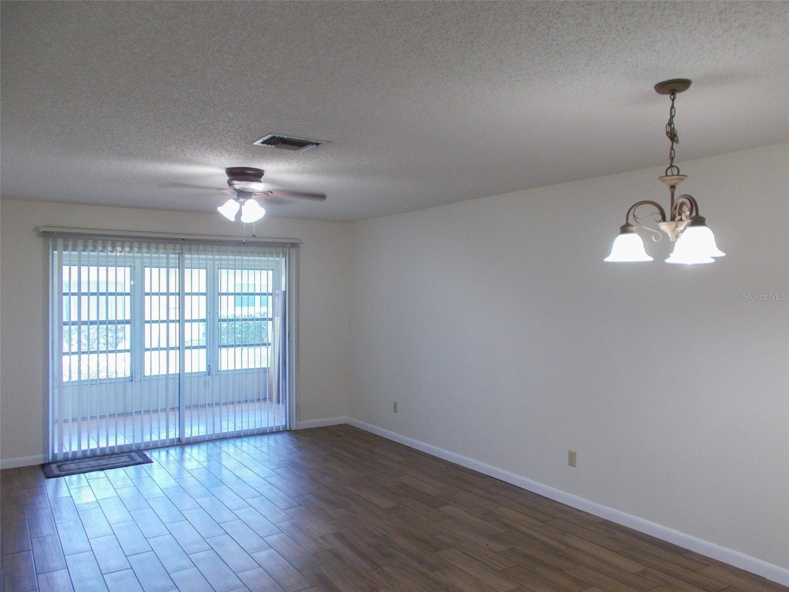 Listing photo id 5 for 3311 Teeside Drive