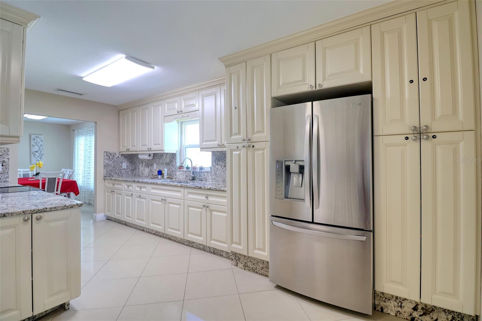 Image 13 of 59 For 16605 Round Oak Drive