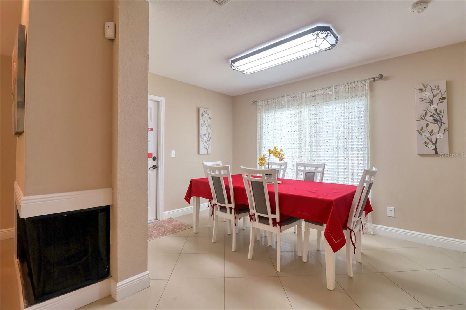 Image 18 of 59 For 16605 Round Oak Drive