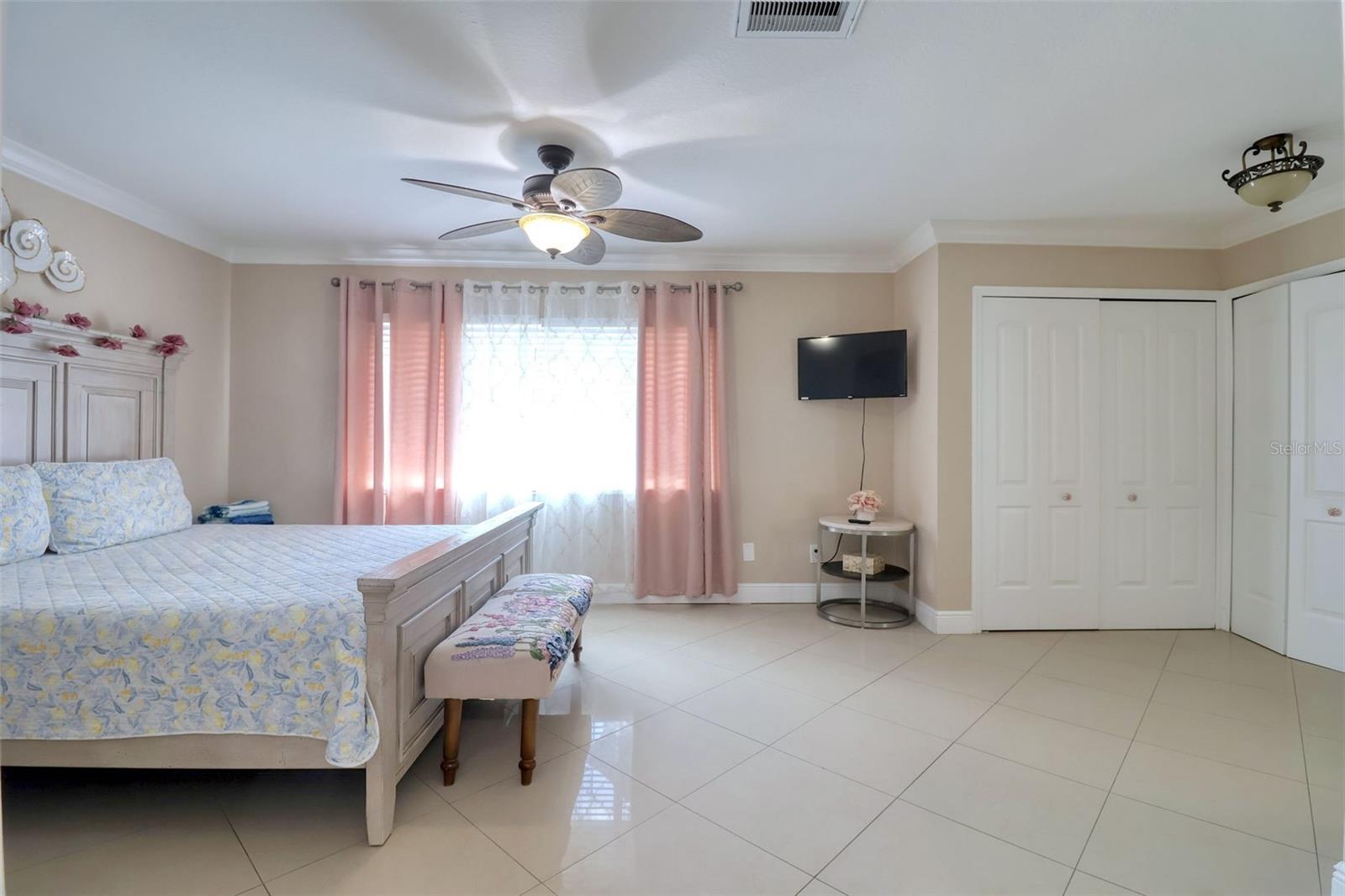 Image 22 of 59 For 16605 Round Oak Drive