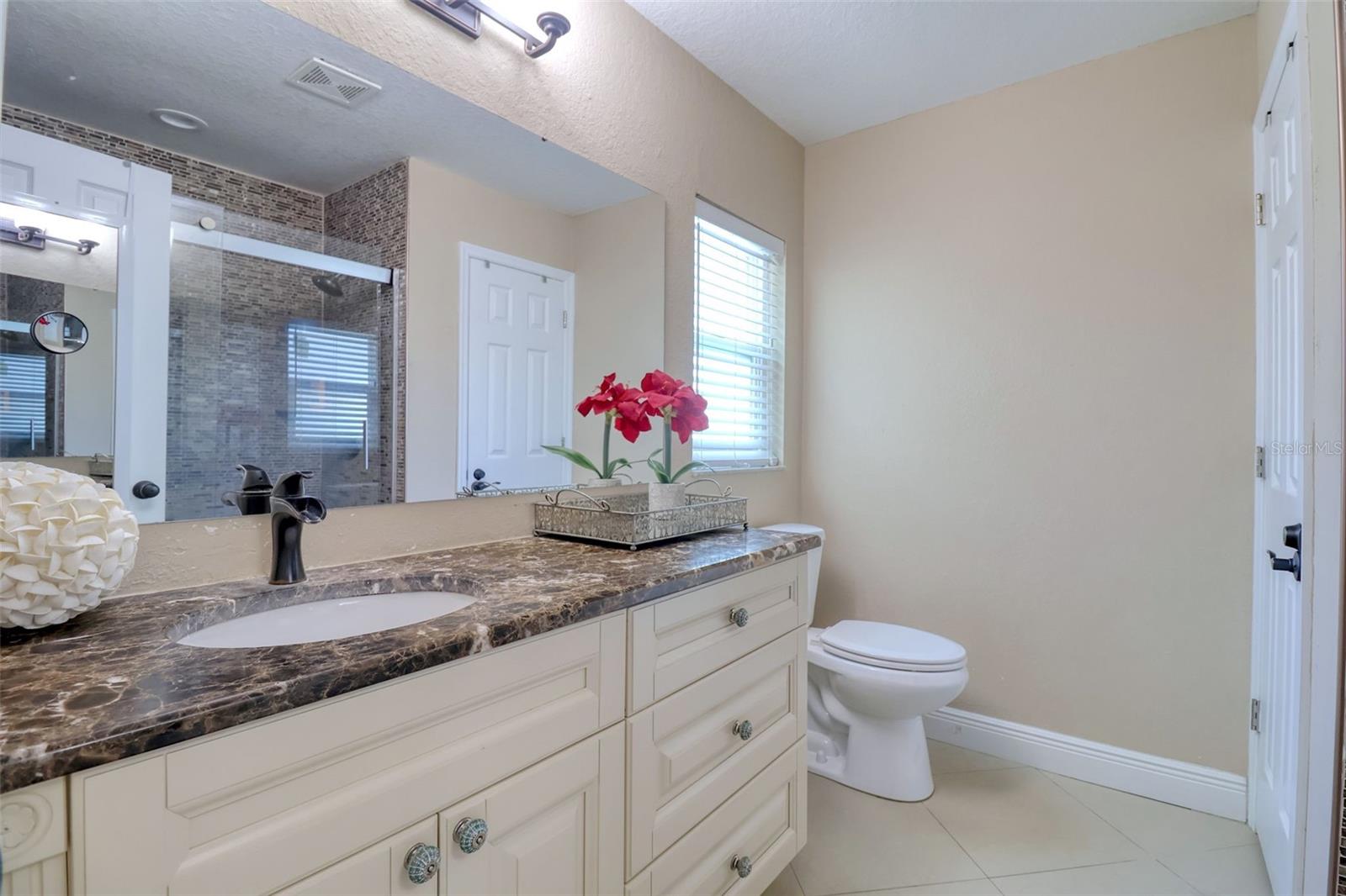 Image 23 of 59 For 16605 Round Oak Drive