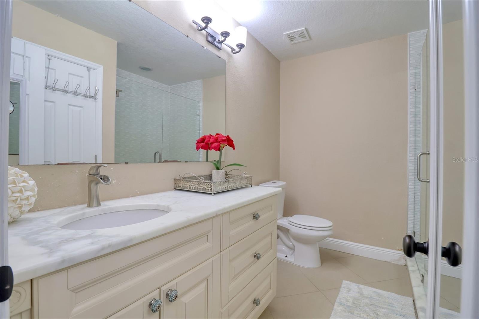 Image 27 of 59 For 16605 Round Oak Drive