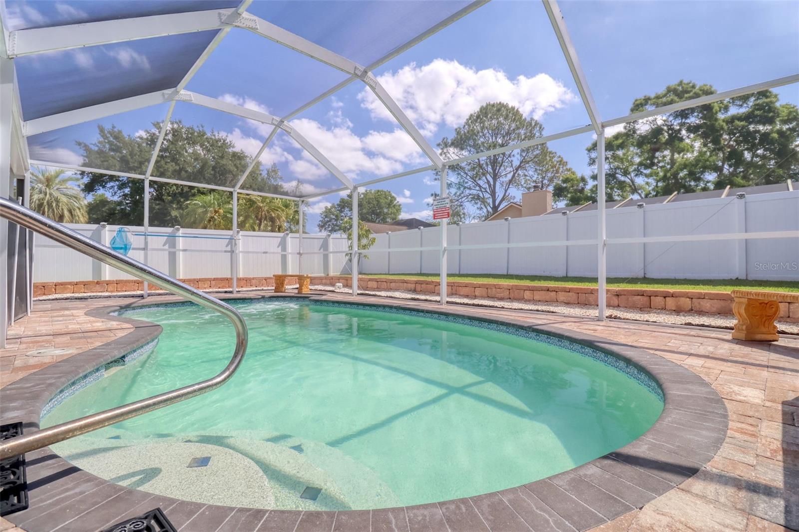 Image 36 of 59 For 16605 Round Oak Drive
