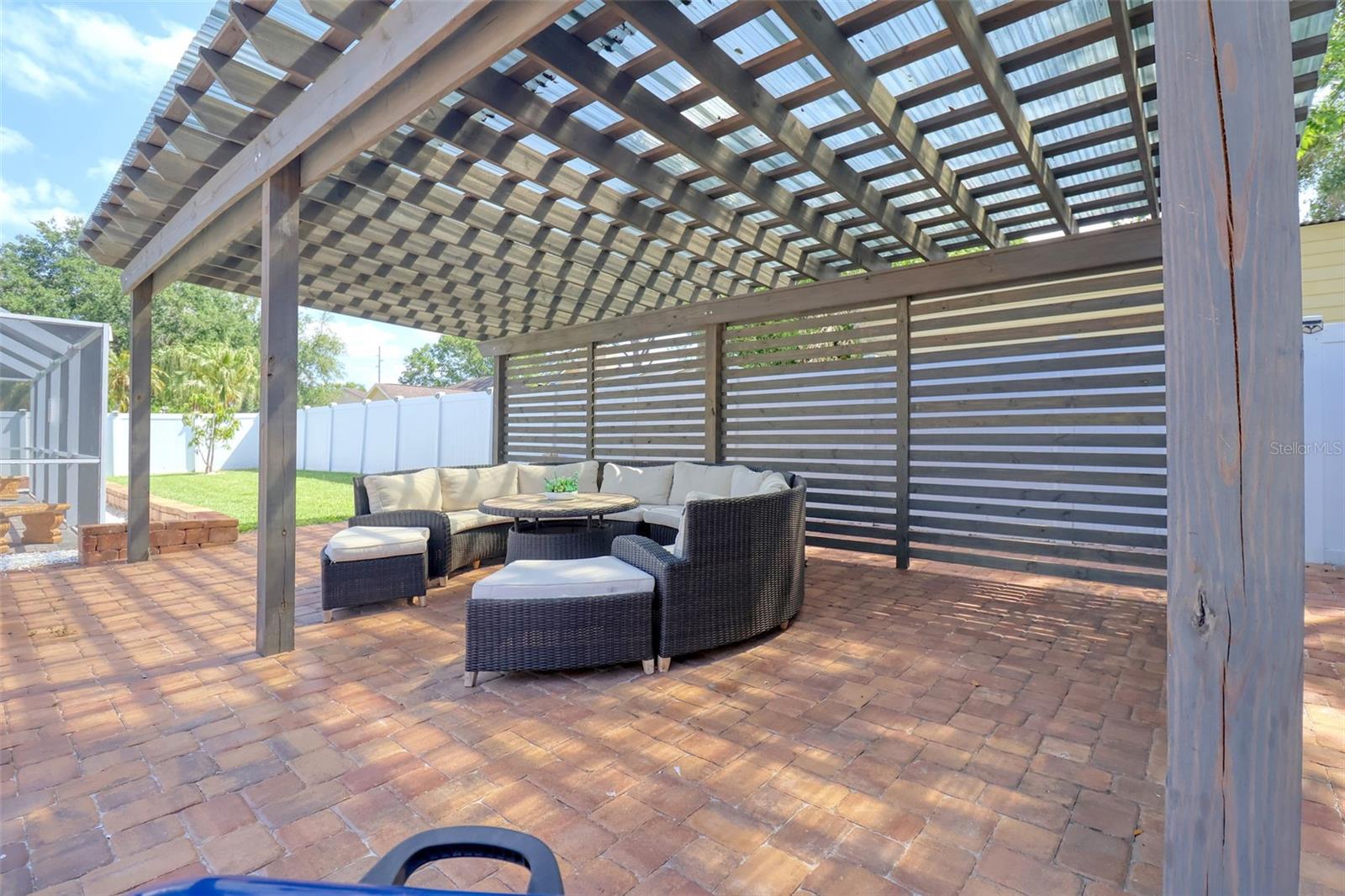 Image 40 of 59 For 16605 Round Oak Drive