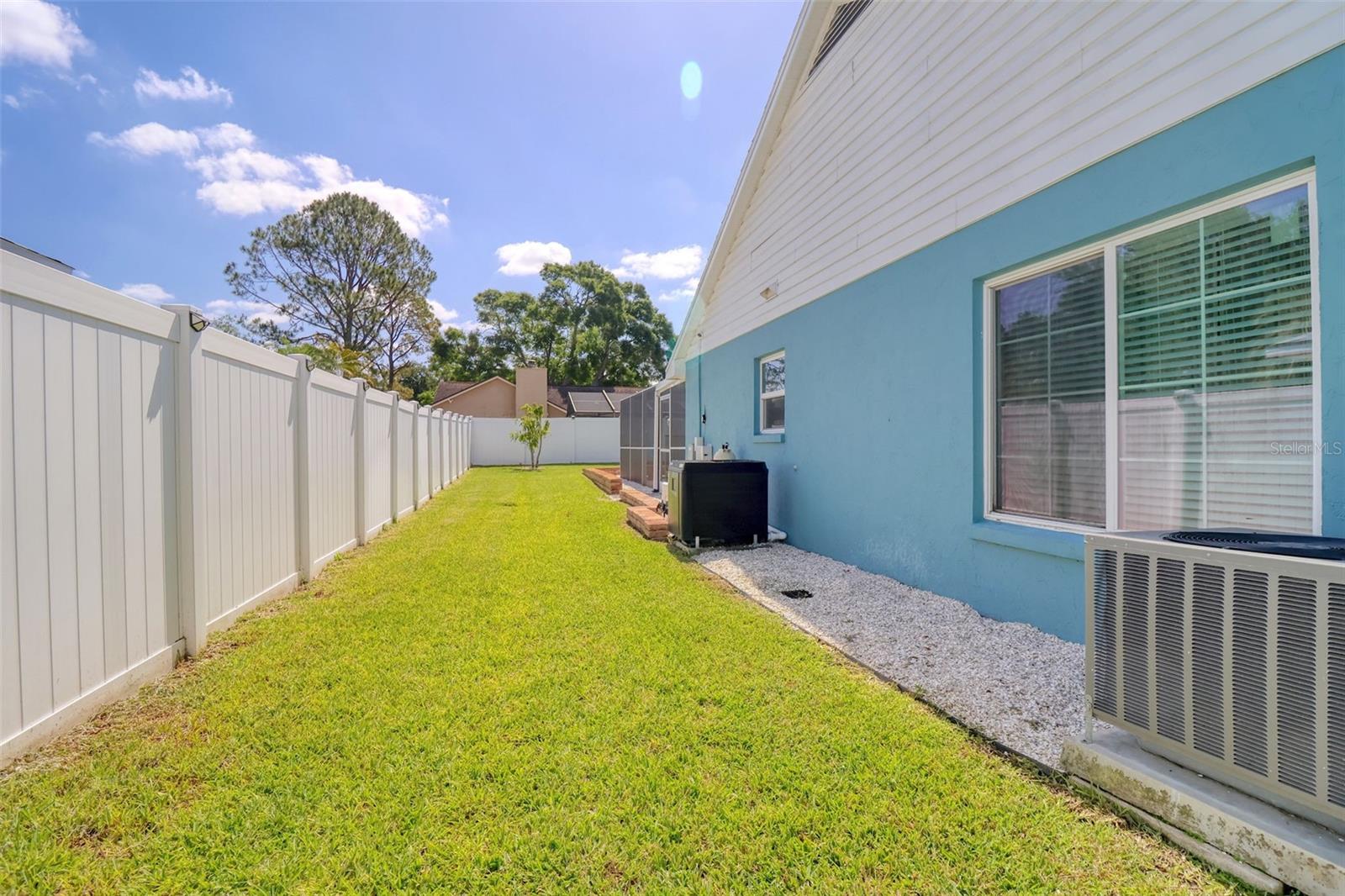 Image 50 of 59 For 16605 Round Oak Drive