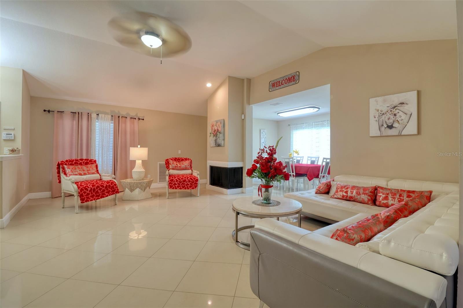 Image 8 of 59 For 16605 Round Oak Drive