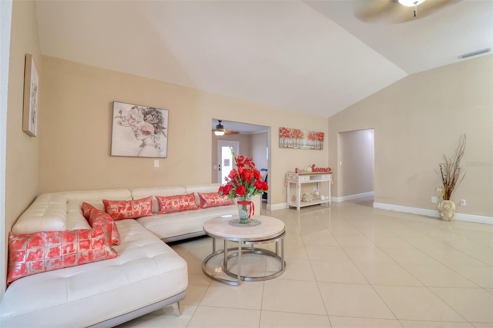 Image 9 of 59 For 16605 Round Oak Drive