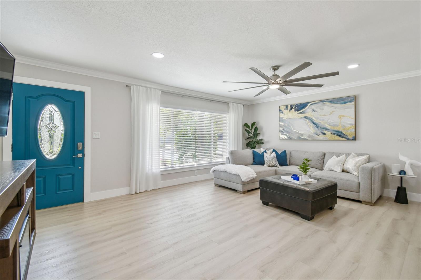 Image 11 of 67 For 3922 Fontainebleau Drive