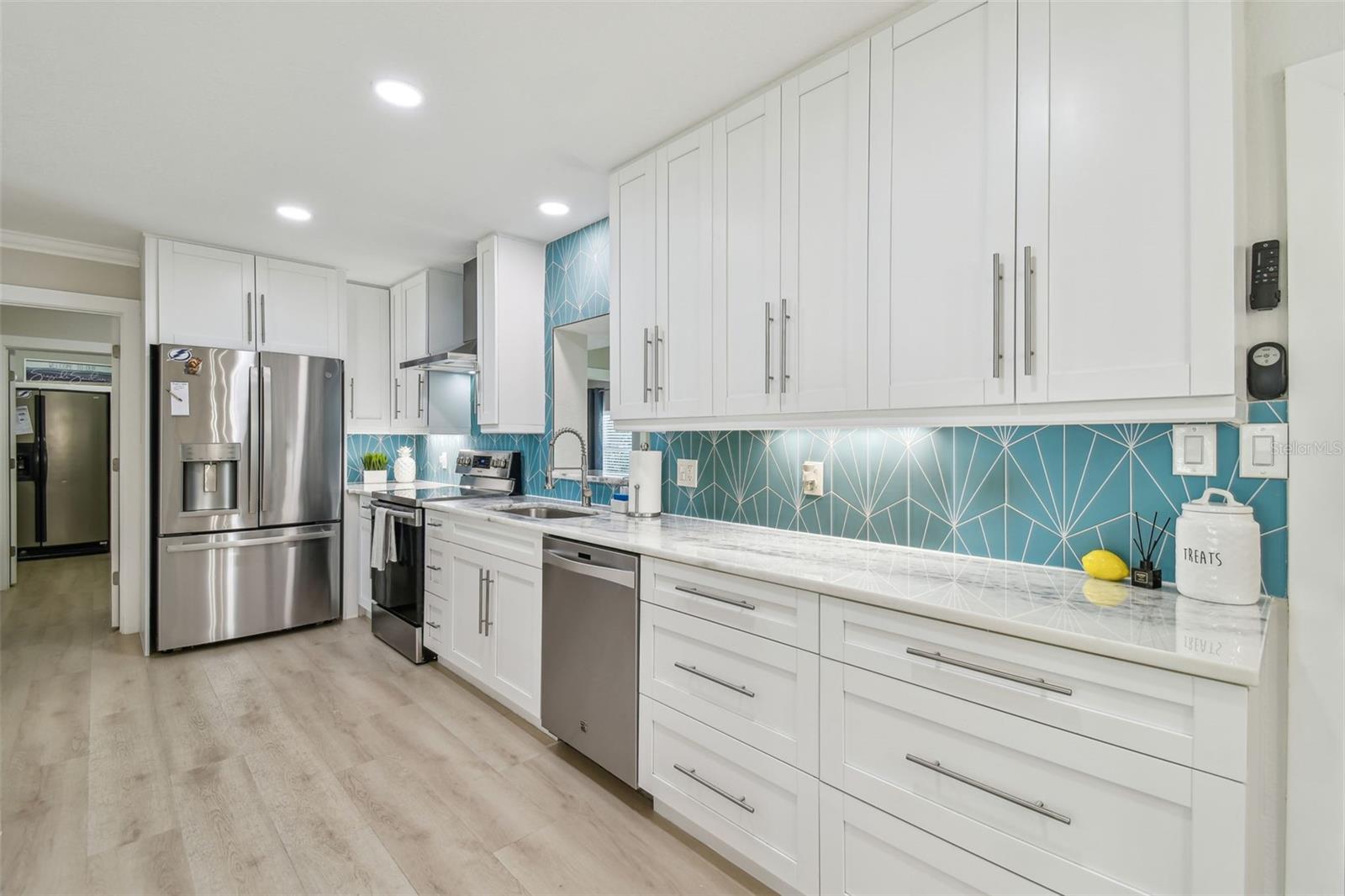 Image 14 of 67 For 3922 Fontainebleau Drive