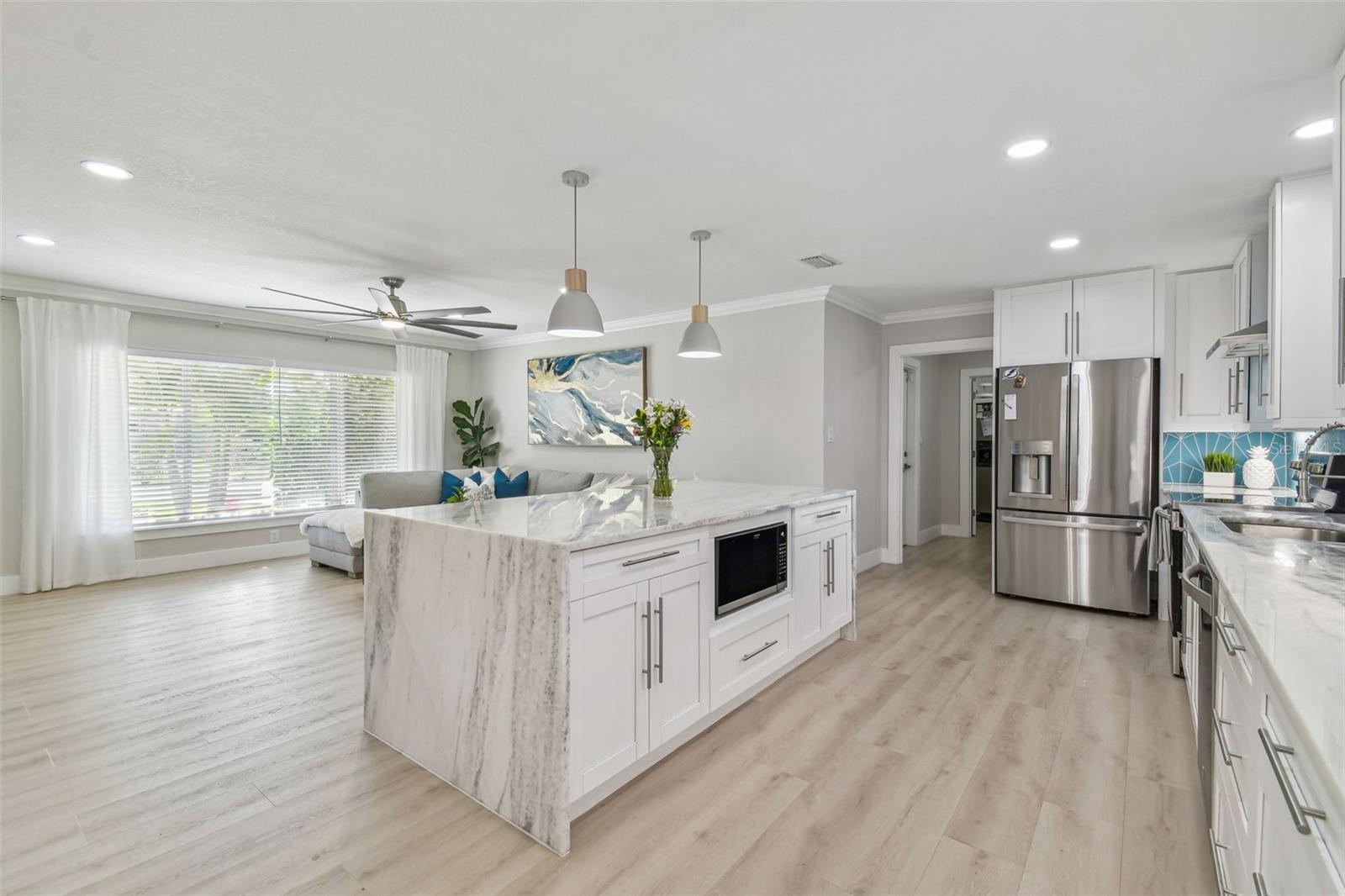 Image 22 of 67 For 3922 Fontainebleau Drive