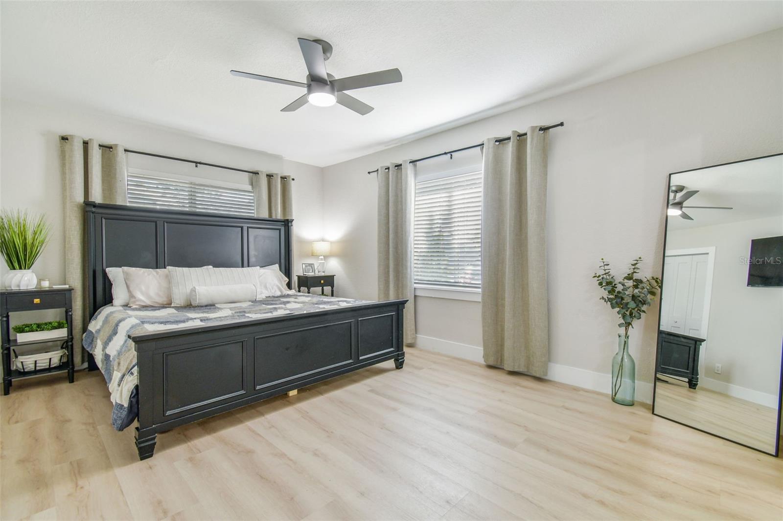 Image 27 of 67 For 3922 Fontainebleau Drive