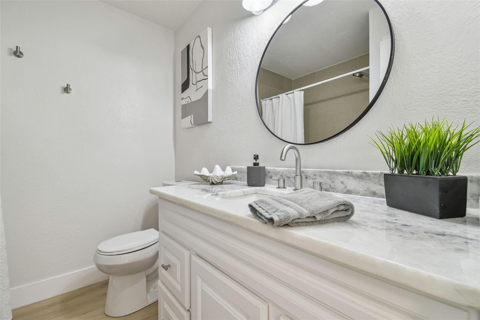 Image 33 of 67 For 3922 Fontainebleau Drive