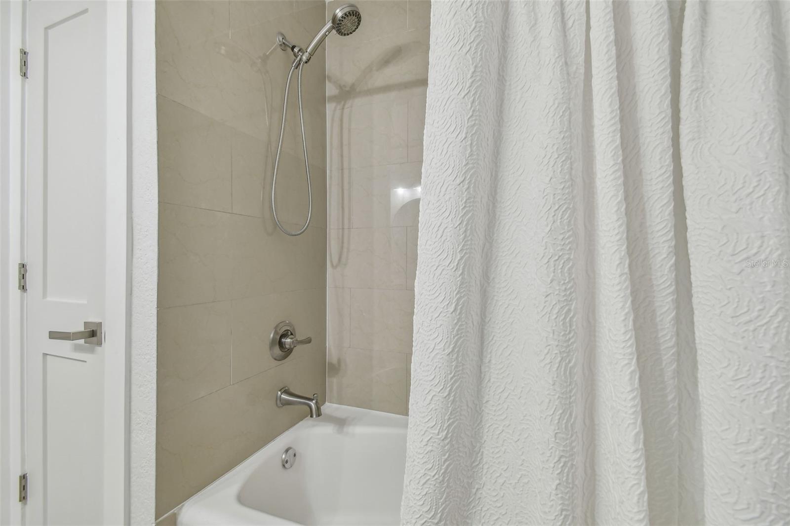 Image 34 of 67 For 3922 Fontainebleau Drive
