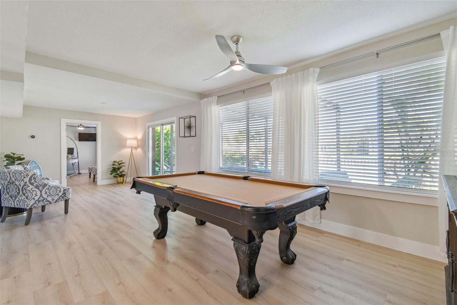 Image 35 of 67 For 3922 Fontainebleau Drive