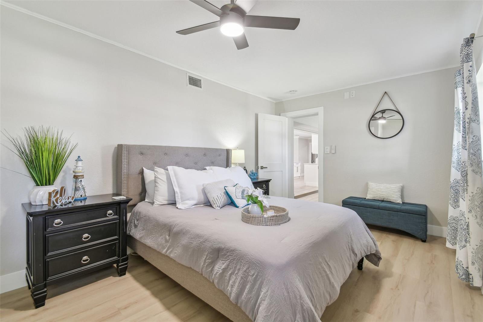 Image 39 of 67 For 3922 Fontainebleau Drive