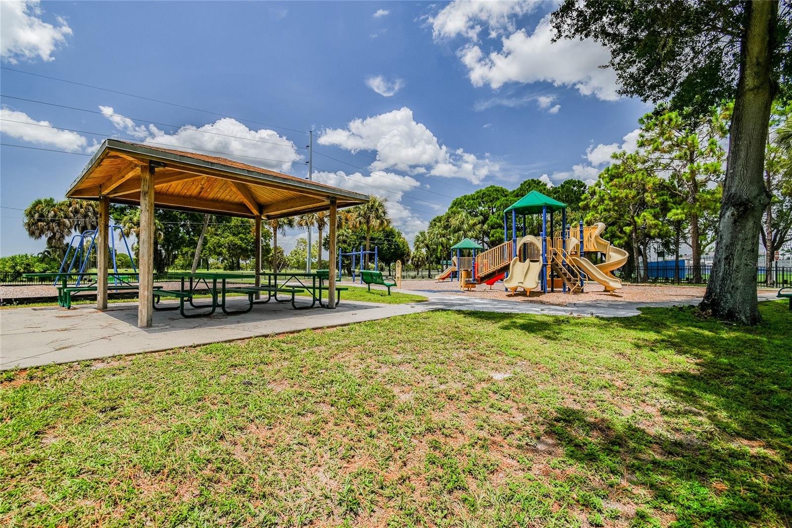 Image 65 of 67 For 3922 Fontainebleau Drive