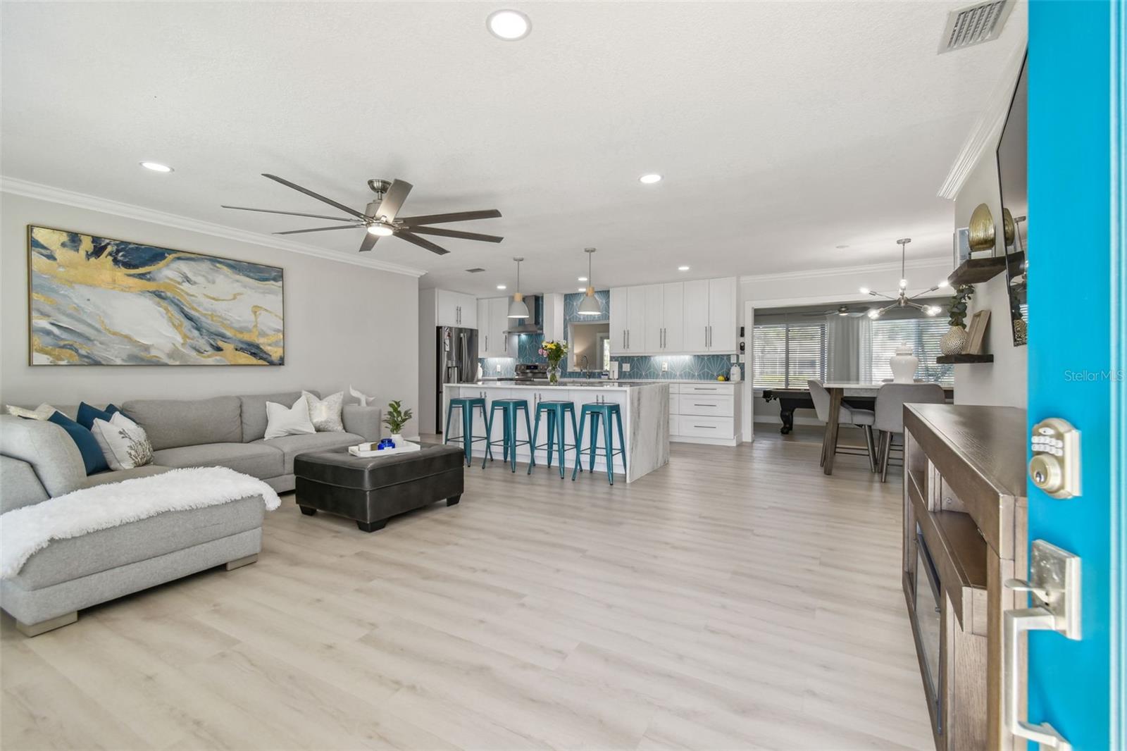 Image 9 of 67 For 3922 Fontainebleau Drive