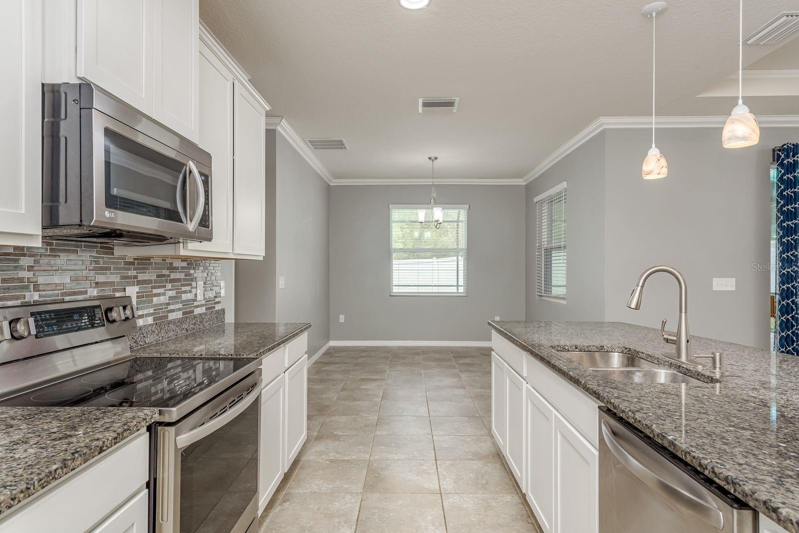 Image 12 of 44 For 13637 Blythewood Drive