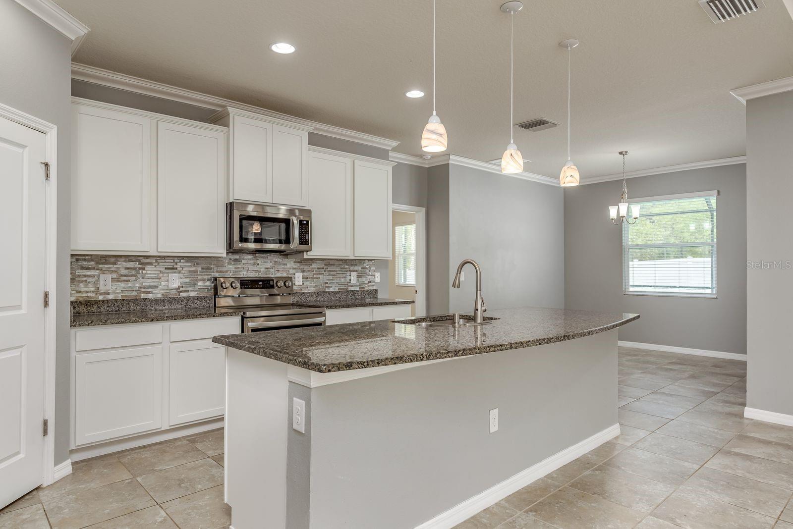 Image 9 of 44 For 13637 Blythewood Drive