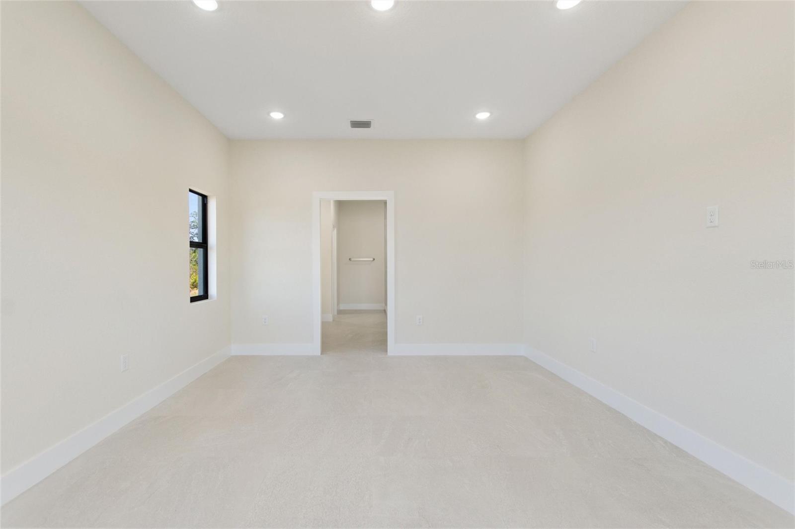 Image 10 of 71 For 2021 Valencia Drive